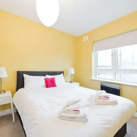 Holiday House At Heuston Station With Parking *