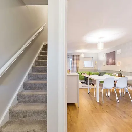 Holiday House At Heuston Station With Parking *