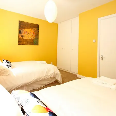 Holiday House At Heuston Station With Parking Dublín
