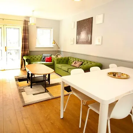 Holiday House At Heuston Station With Parking *