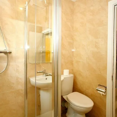 Holiday House At Heuston Station With Parking Vakantiehuis Dublin
