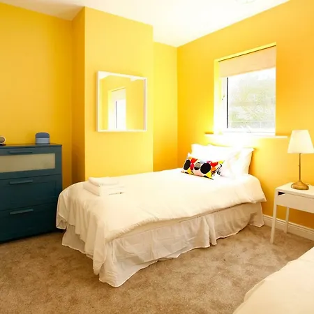 Vakantiehuis Holiday House At Heuston Station With Parking