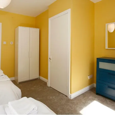 Holiday House At Heuston Station With Parking *