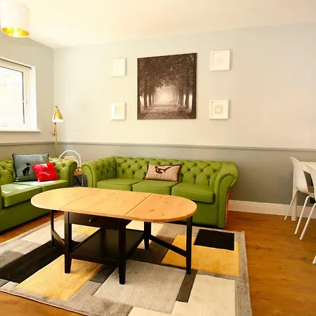Holiday House At Heuston Station With Parking *