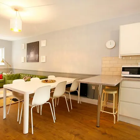 Дом отдыха Holiday House At Heuston Station With Parking *