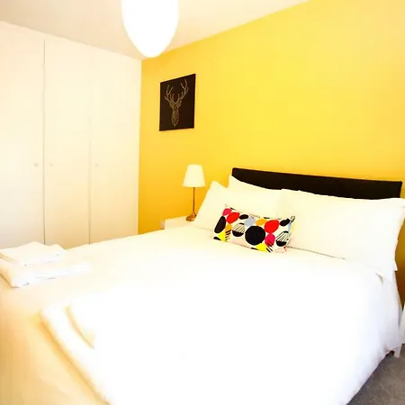 Holiday House At Heuston Station With Parking Дом отдыха